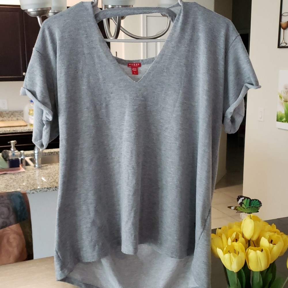 Guess los Angeles t shirt v neck style